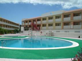 Appartements am Meer mit Pool