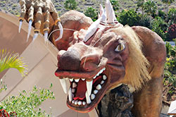 Asiatischer Drache als Attraktion für Touristen