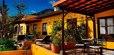 Blick auf das schöne Ferienhaus im Wandergebiet des Esperanzawald