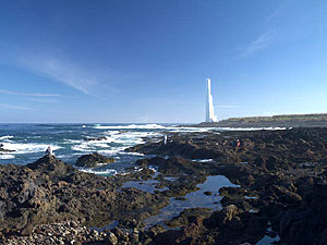 Lavalandschaft im Meer