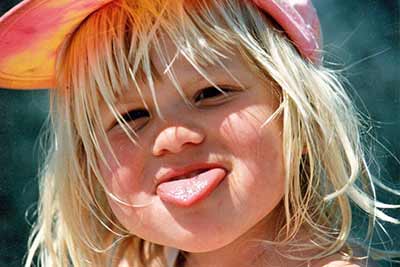 Kinderlachen: fröhlich und frech -  Familienurlaub auf Teneriffa