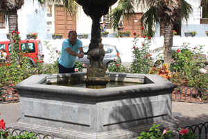 Brunnen auf einem Platz in Garachico