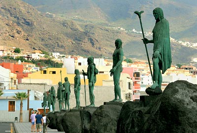 Guanche kings in the plaza in Candelaria
