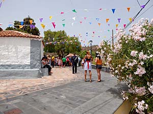 Las Vegas (Granadilla()... Blick auf den Kirchplatz zur Fiestazeit