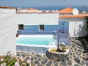 House with sea views & whirlpool in El Tanque Tenerife North