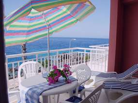 Apartment with sea view balcony