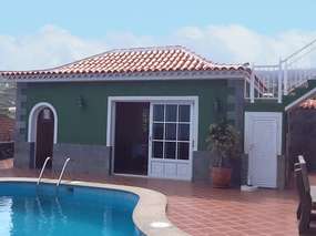 Big holiday house with private pool