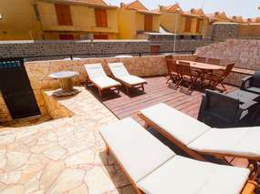 Strandwohnung mit Terrasse, Meerblick & Pool in El Médano