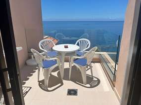 Best location: Holiday flat with great sea view terrace & pool