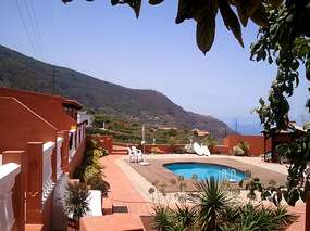 Finca-Apartment im Grünen mit Pool, Sauna und Traumblick bei Los Realejos