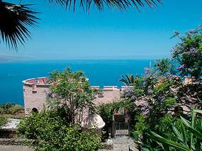 Finca with garden & pool/ Room