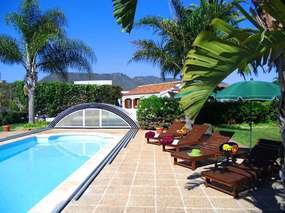 Holiday house - excellent holiday finca with pool, jacuzzi & garden...