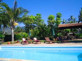 Naturidylle: Ferienhäuschen auf ausgezeichneter Ferienfinca mit Pool
