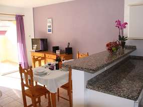 Tenerife holiday Flat 1 near the sea - Pool, Safe & Long-term discounts