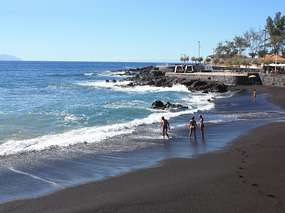 Apartment with balcony in the fishing town of Alcalá - Tenerife south