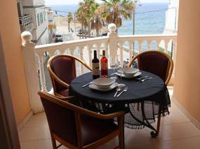 Top Meerlage! FeWo mit Balkon, Internet und Meerblick -zum Meer 20m