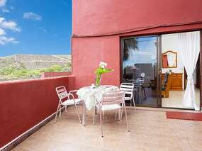 Holiday flat on finca with pool in Buen Paso