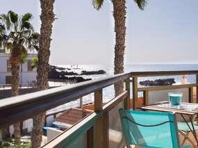 Holiday flat by the sea & close to beach ✓ Balcony w/ great sea view | Alcala