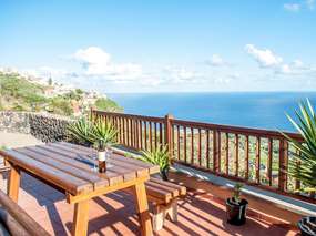 Kleines kanarisches Häuschen auf Finca mit Meerblick-Terrasse bei Icod