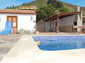 Holiday house with pool in recreation and hiking area