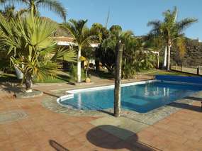 Südwesten: Anwesen - Pool beheizbar