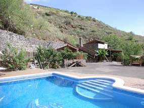 Alleinstehende kanarische Finca mit Meerblick & Privatpool in Güimar