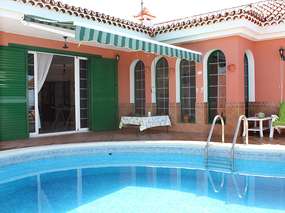 Direkt am Meer: Ferienhaus mit Privatpool in Playa San Juan im Süden