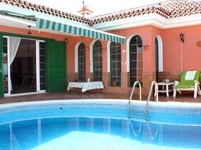 Direkt am Meer: Ferienhaus mit Privatpool in Playa San Juan im Süden