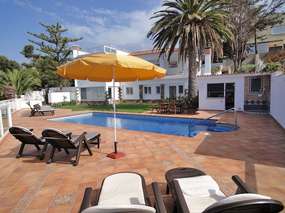 Ferienhaus mit Privatpool (beheizbar) und Meerblick Santa Ursula