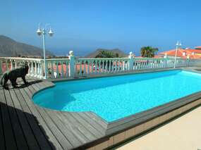Penthouse with panoramic views + heated pool | Tenerife south