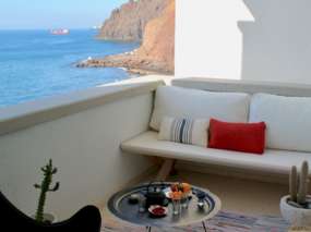 Am Las Gaviotas Strand: modernes Meerblick - Apt. mit Balkon & Strandzugang