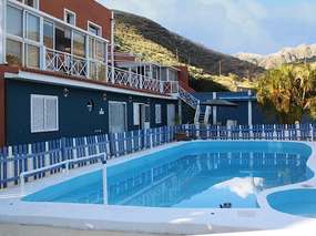 Ruhige Idylle mit großem Pool & Bergpanorama nahe der Playa Teresitas