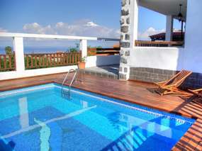 Puerto: Haus mit Pool