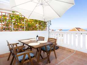 FeWo - modern & hell mit Terrasse, Meerblick & Gem. Pool in Callao Salvaje