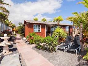 Holiday chalets 1 on finca with pool in Abades