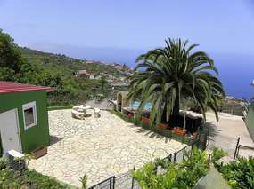 Bungalow auf ruhig gelegener Finca mit Pool, Meerblick und Grill