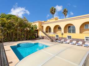 12 Pers. Villa mit Pool + Sauna
