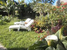 Urlaubsfinca mit Sonnenterrasse, Grill und Garten-Oase in ruhiger Lage