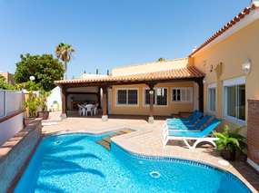 Holiday house villa with 5 bedrooms + private pool heated | Southwest coast