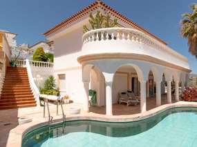 Detached villa with sea view + pool heatable in Chayofa - Tenerife South