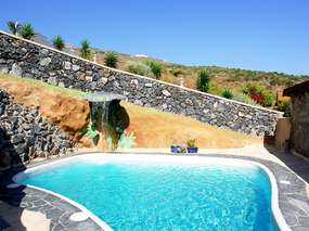 Cheap studio with wifi, sea view terrace - beautiful finca with temp. pool