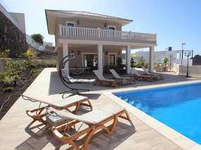 Schönes Ferienhaus mit beheizbarem Pool - Adeje Teneriffa Süden