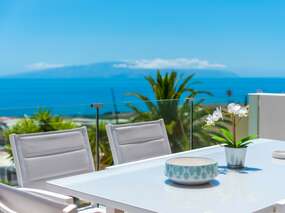 Ferienhaus mit Pool beheizbar, wunderbarer Küstenblick in Los Menores bei Adeje