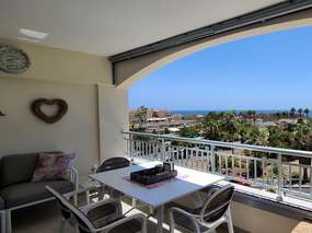 Komfortable FeWo mit Meerblick-Terasse, Pool & Padel-Tennis-Platz in Palm Mar