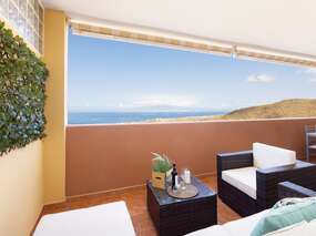 Komfortable Ferienwohnung mit Meerblick und Pool oberhalb der Playa Fanabe
