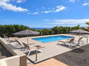 Modernes Haus auf Finca mit beheizten Pool u. Grill im Süden
