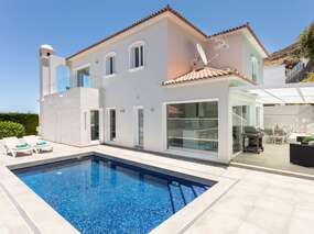 Modern holiday house with heated pool, terraces, barbecue, garage | El Rincon