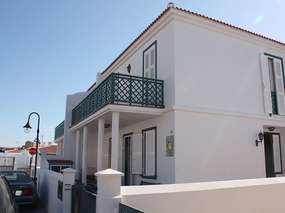 Strandnahes Ferienhaus mit Terrasse & Balkon in Abades - Südküste