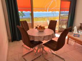 Ferienwohnung in erster Reihe zum Meer plus Meerblick-Terrasse