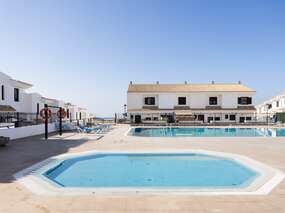 Reihenhaus mit 2 Schlafzimmer in ruhiger Lage im Süden | Pool und Kinderpool